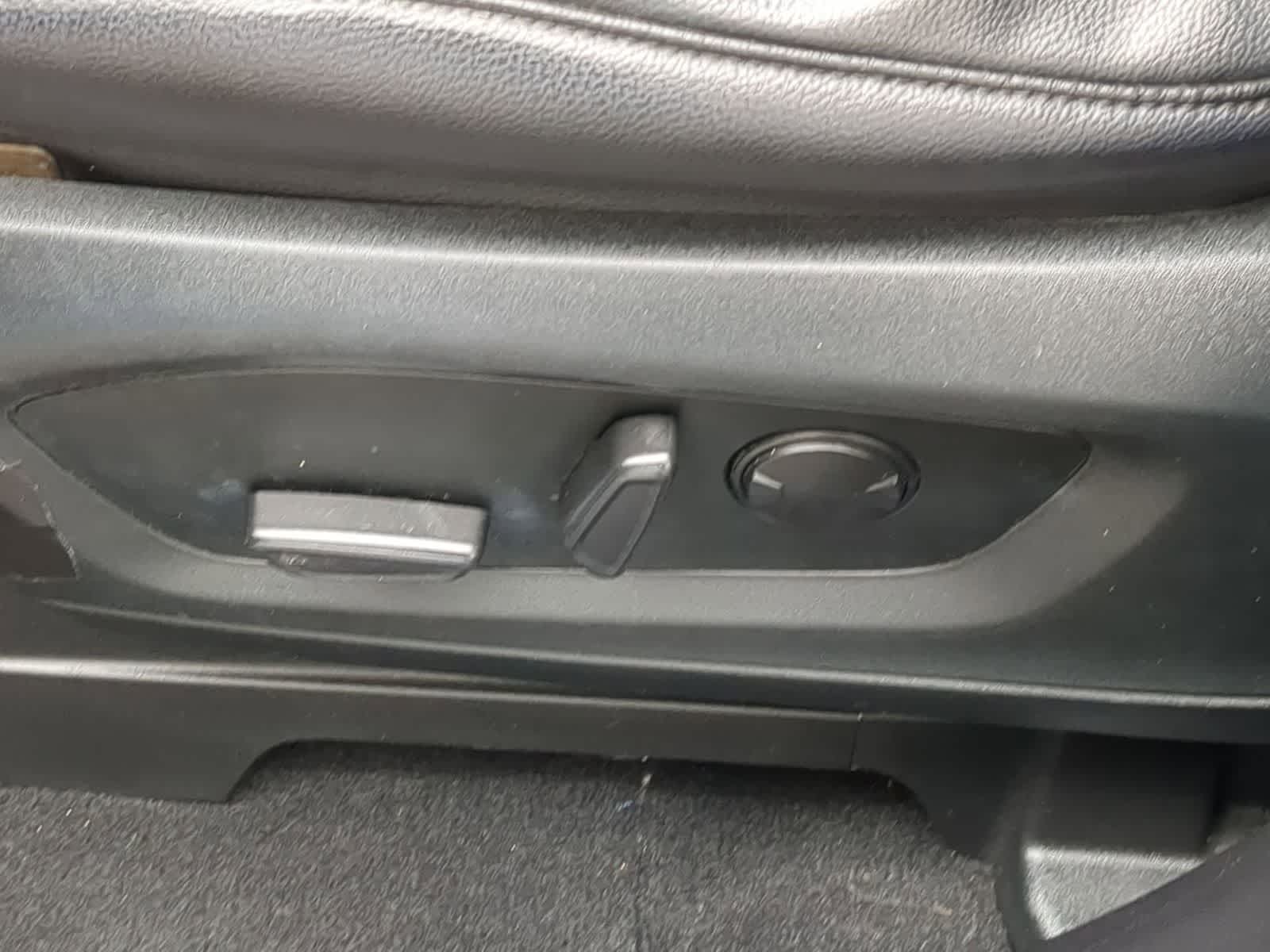 Thumbnail: 2020 Ford Explorer - 17