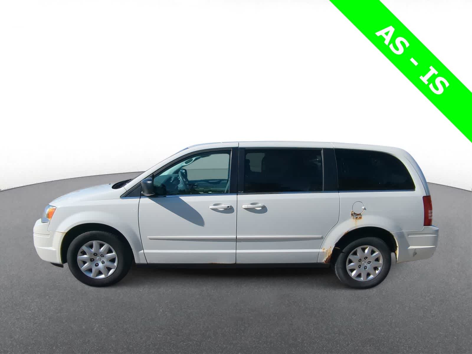 Thumbnail: 2010 Chrysler Town & Country - 5