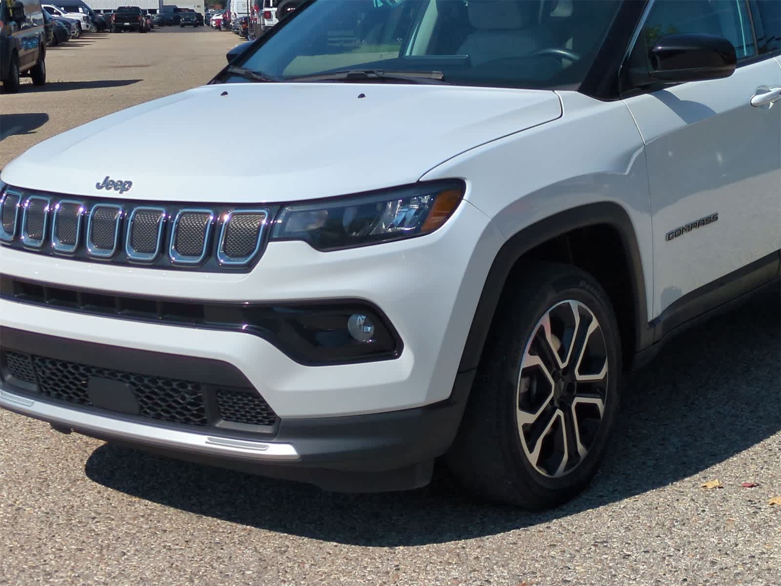 Thumbnail: 2022 Jeep Compass - 11