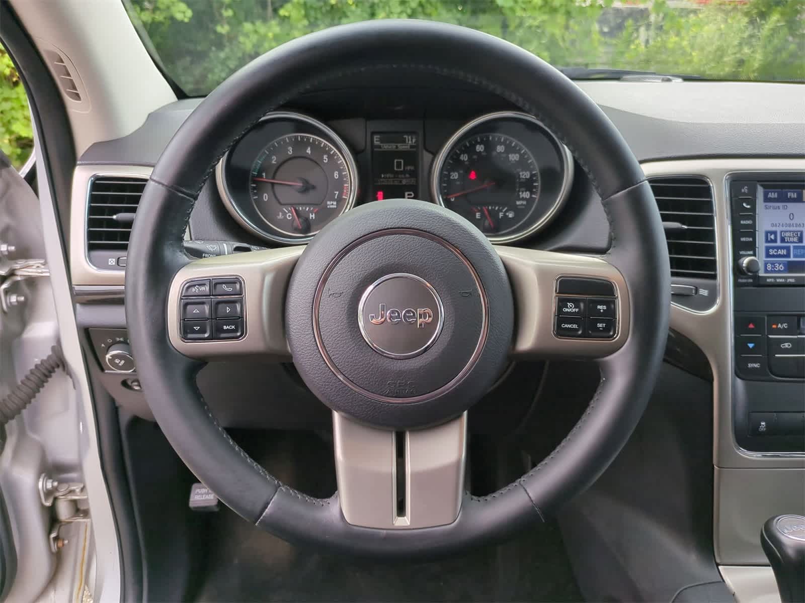 Thumbnail: 2011 Jeep Grand Cherokee - 21
