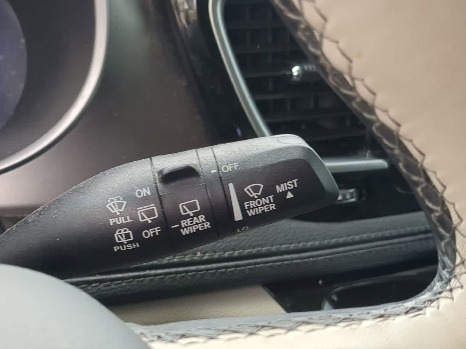 Thumbnail: 2018 Chrysler Pacifica - 25