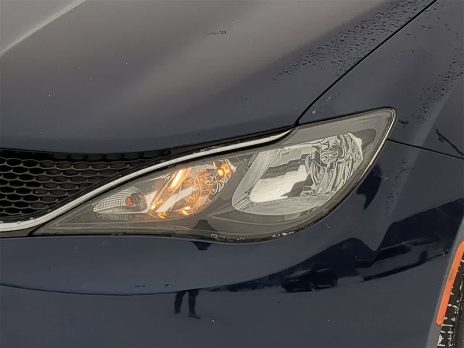 Thumbnail: 2017 Chrysler Pacifica - 18