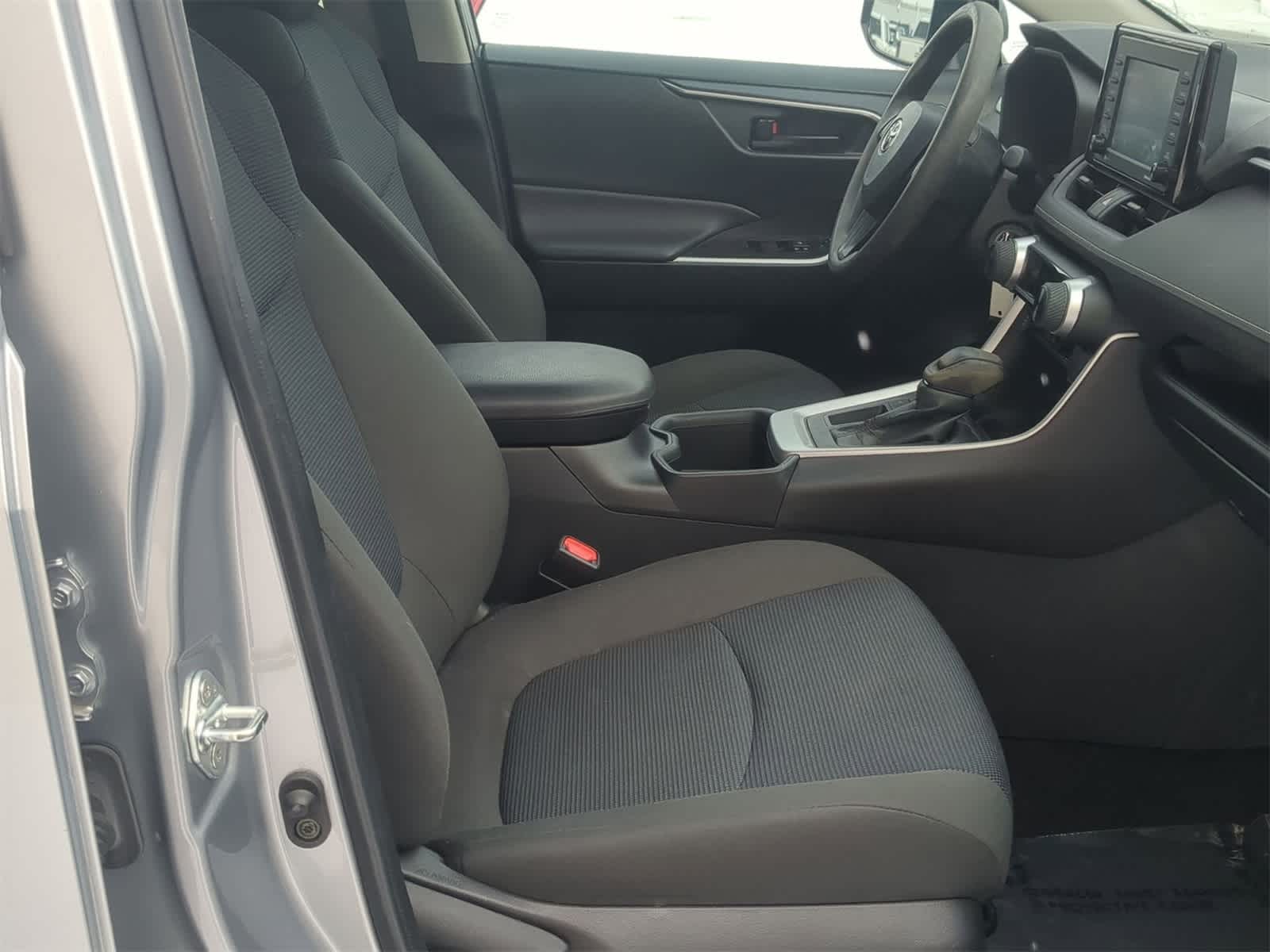 Thumbnail: 2022 Toyota RAV4 - 28