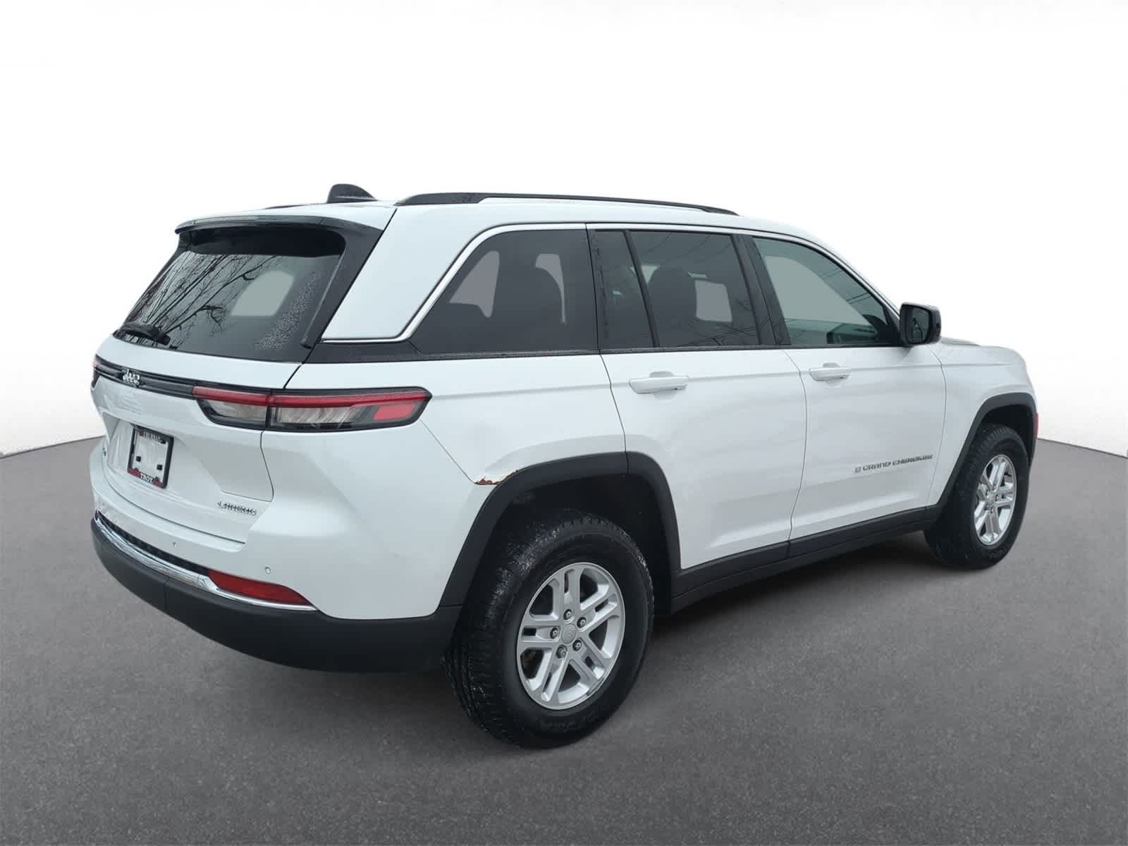 Thumbnail: 2023 Jeep Grand Cherokee - 8