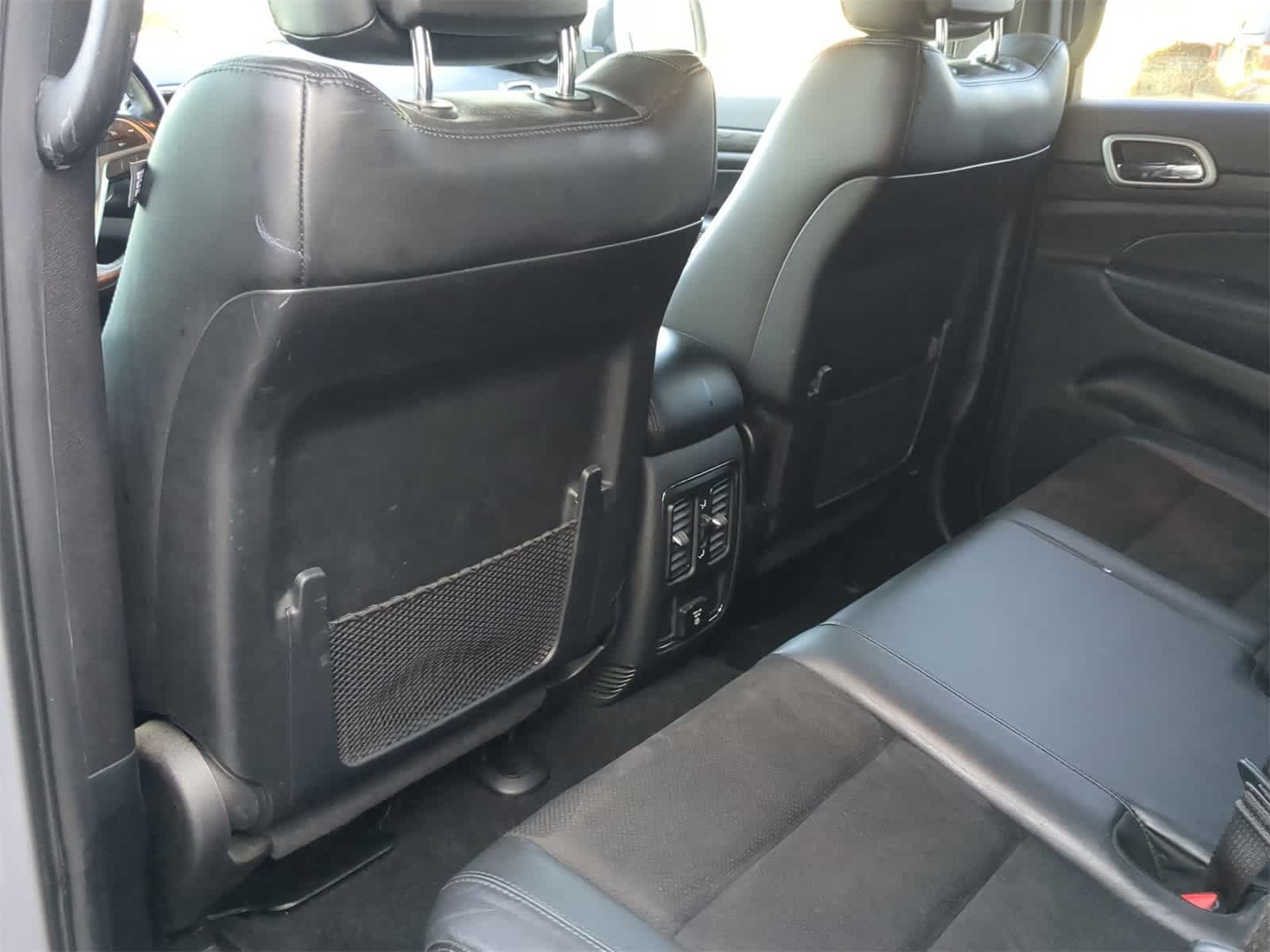 Thumbnail: 2020 Jeep Grand Cherokee - 18