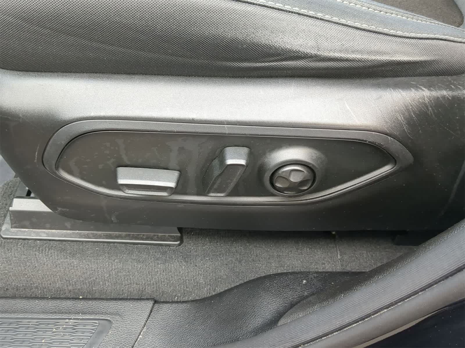 Thumbnail: 2023 Jeep Grand Cherokee - 24