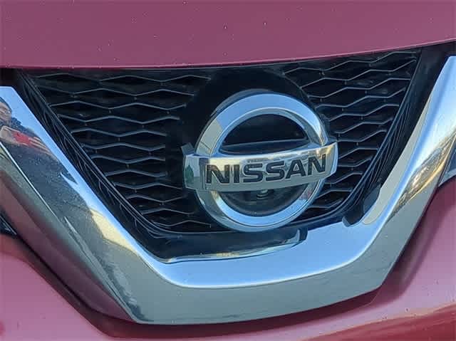 2015 Nissan Rogue SL 12
