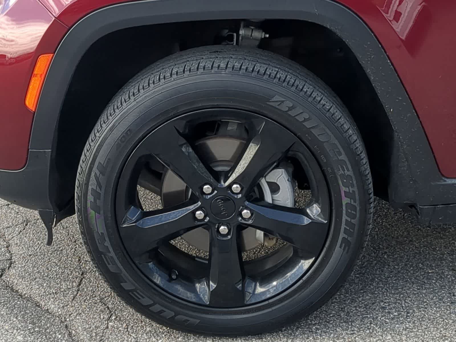Thumbnail: 2023 Jeep Grand Cherokee - 14