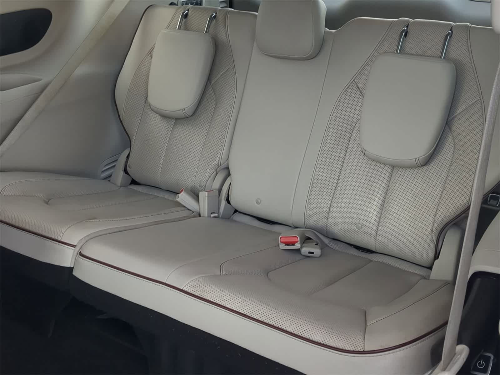 Thumbnail: 2020 Chrysler Pacifica - 21