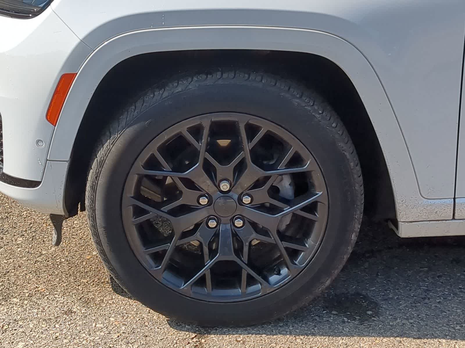 Thumbnail: 2024 Jeep Grand Cherokee L - 21