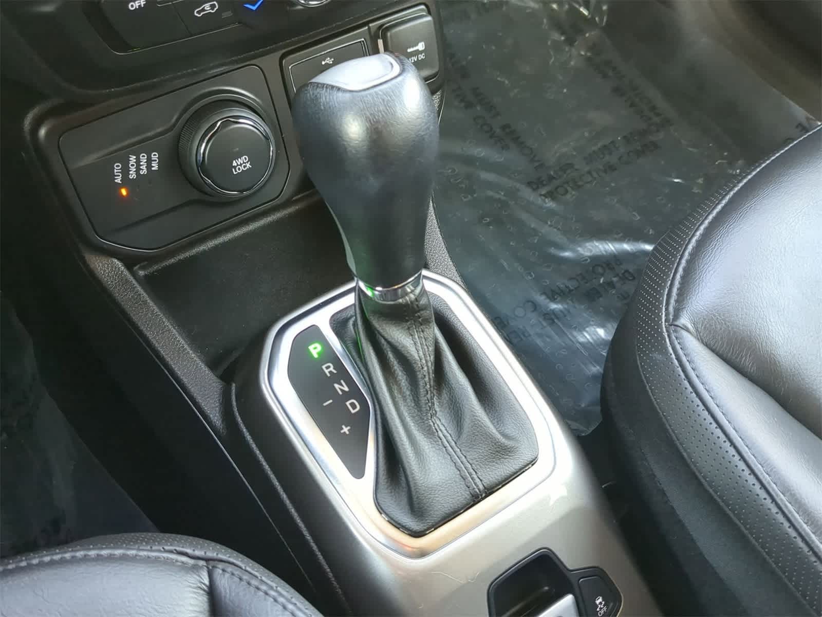 Thumbnail: 2021 Jeep Renegade - 38