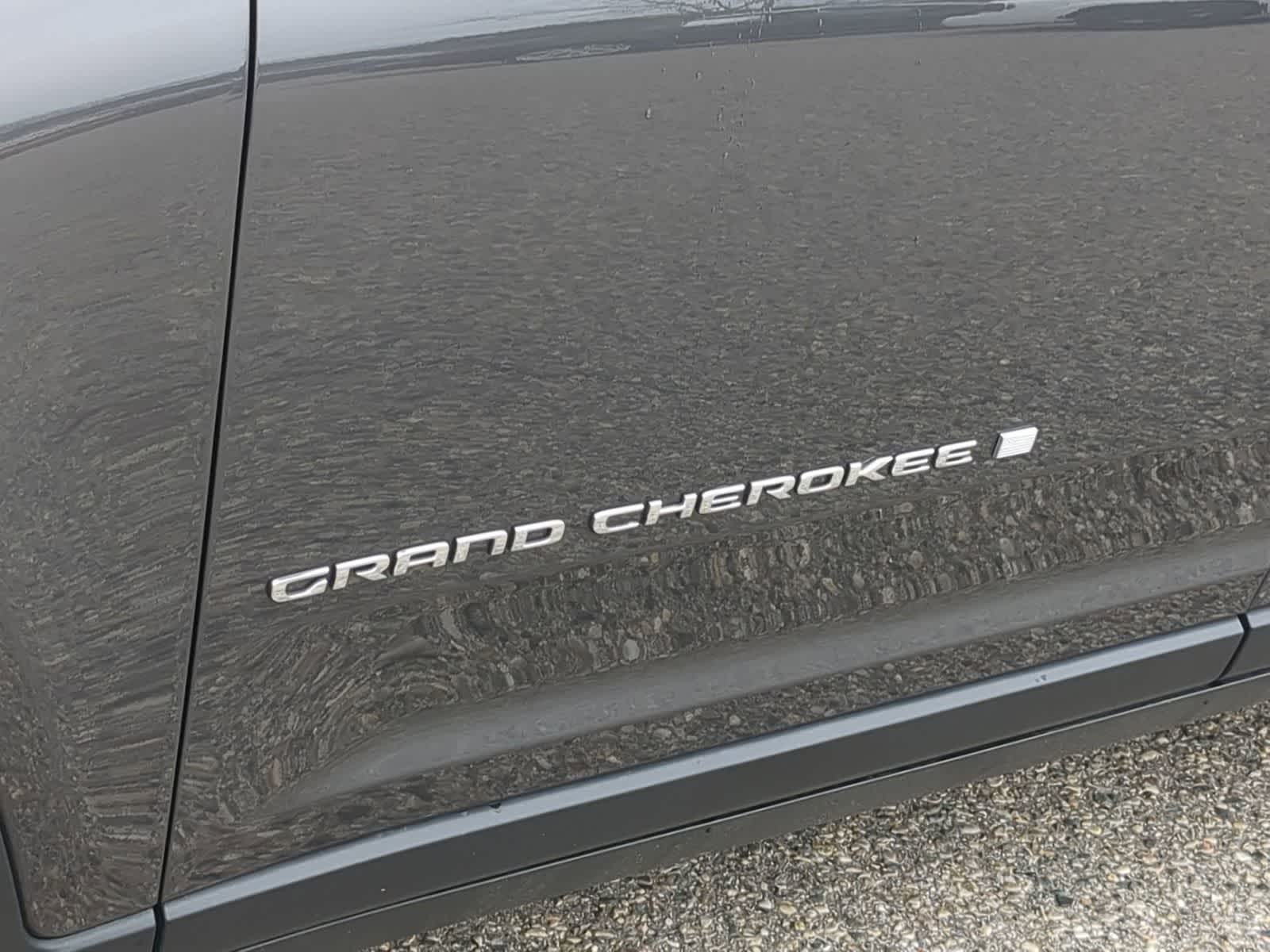 Thumbnail: 2023 Jeep Grand Cherokee - 13