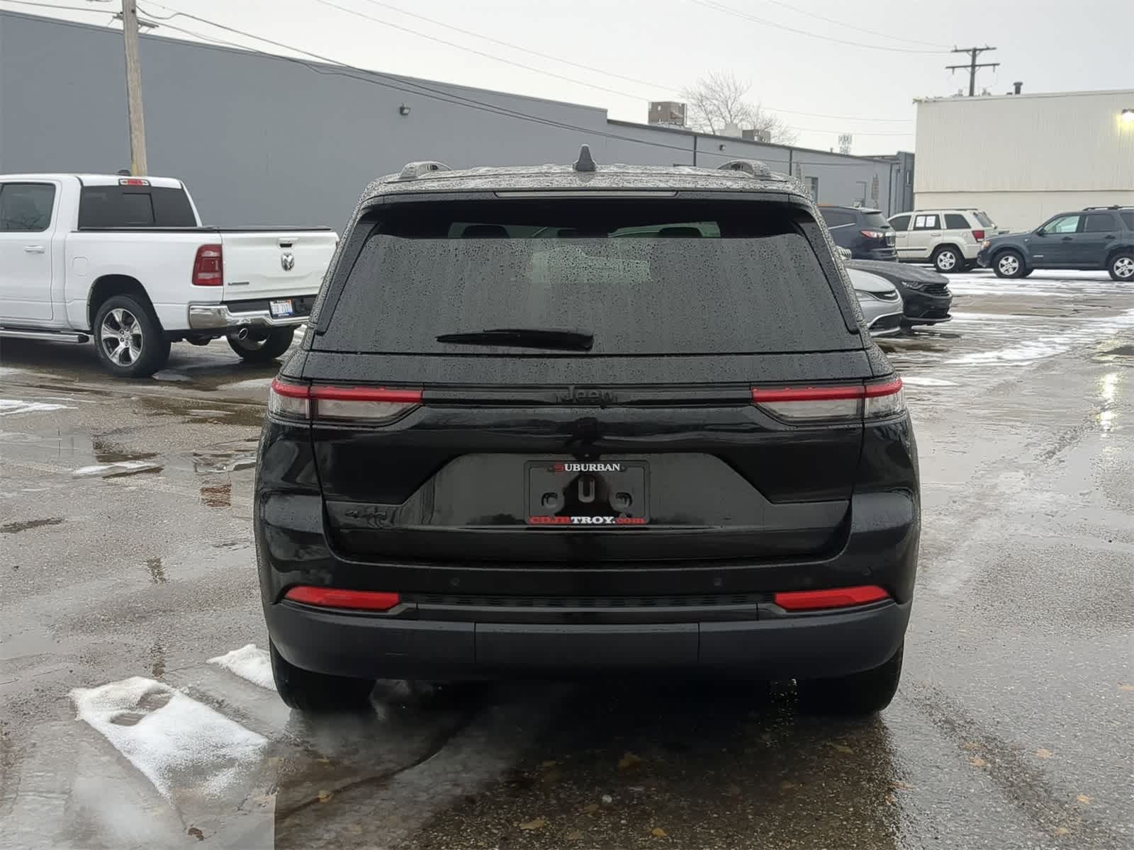 Thumbnail: 2024 Jeep Grand Cherokee - 13