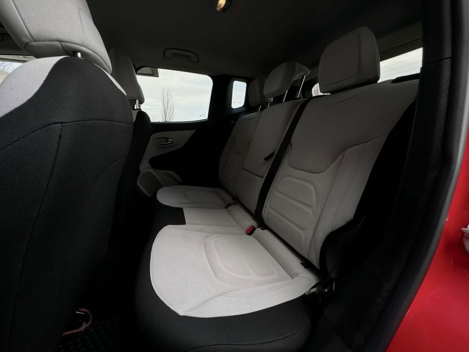 Thumbnail: 2022 Jeep Renegade - 20