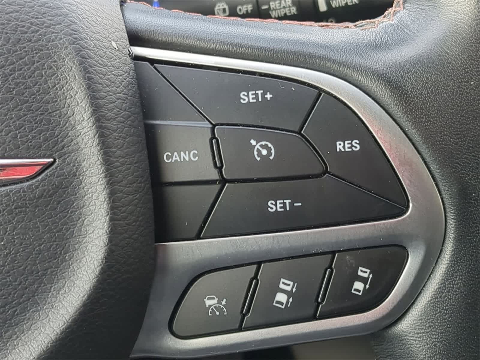 Thumbnail: 2017 Chrysler Pacifica - 32