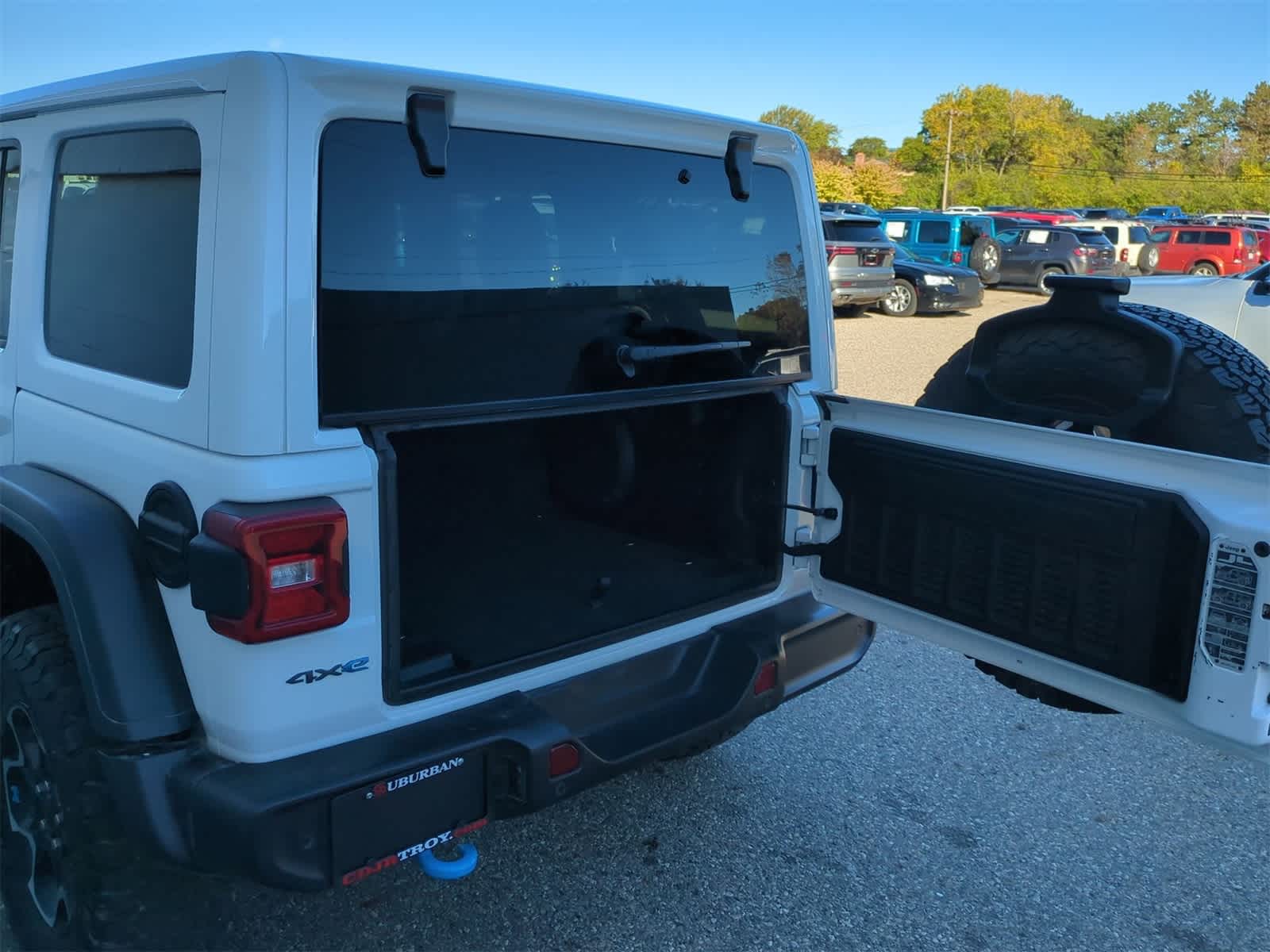 Thumbnail: 2022 Jeep Wrangler - 33