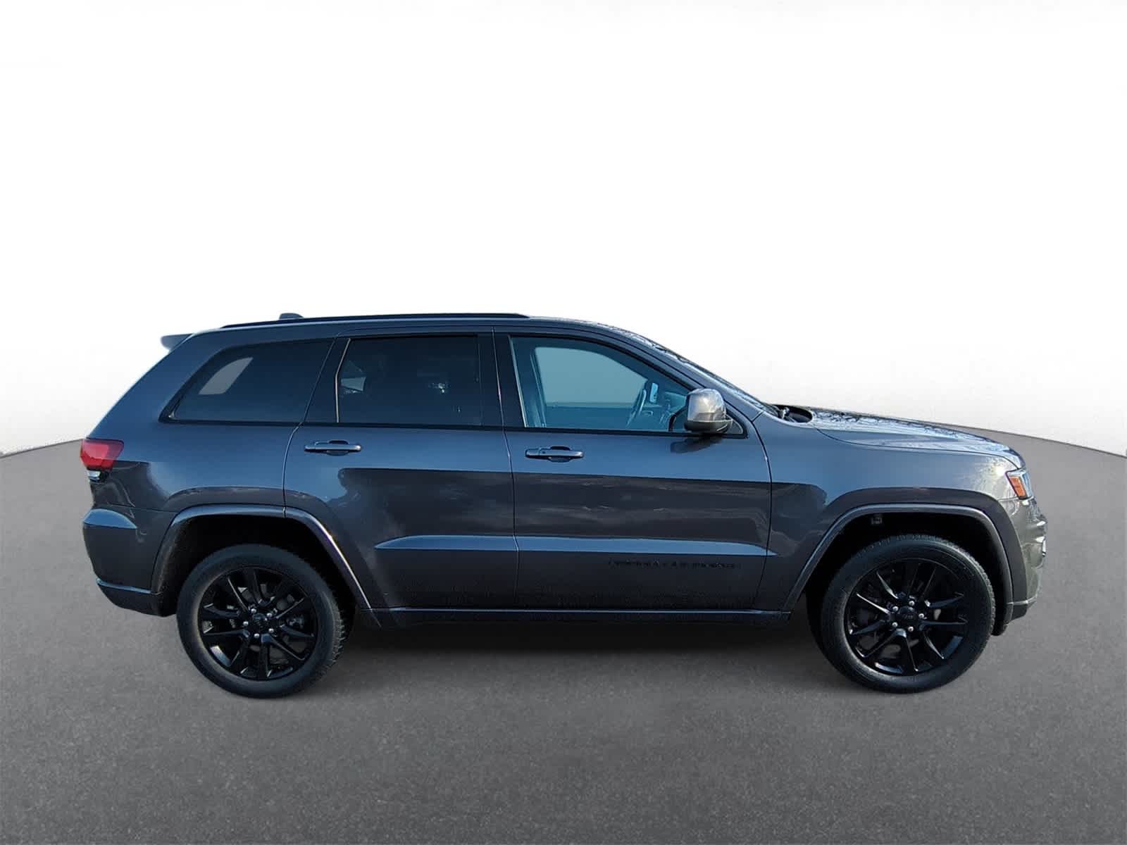 Thumbnail: 2019 Jeep Grand Cherokee - 9