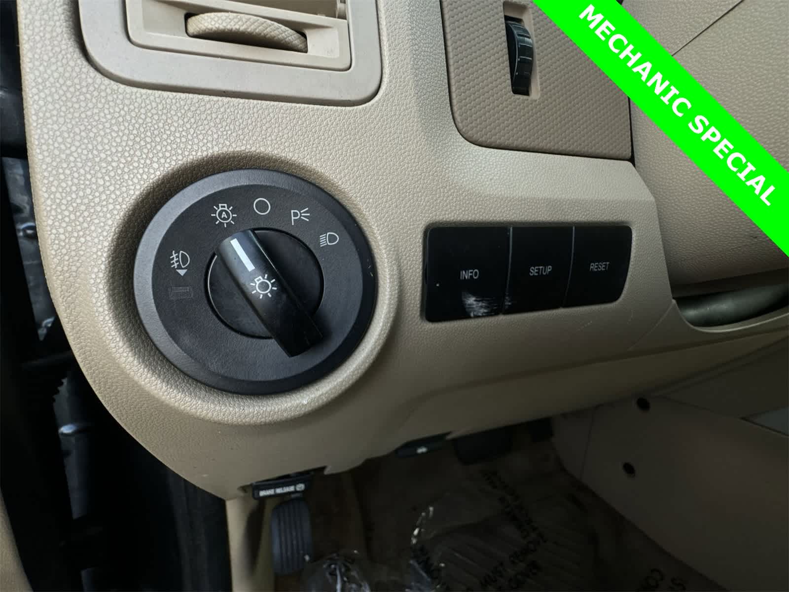 Thumbnail: 2008 Ford Escape - 17