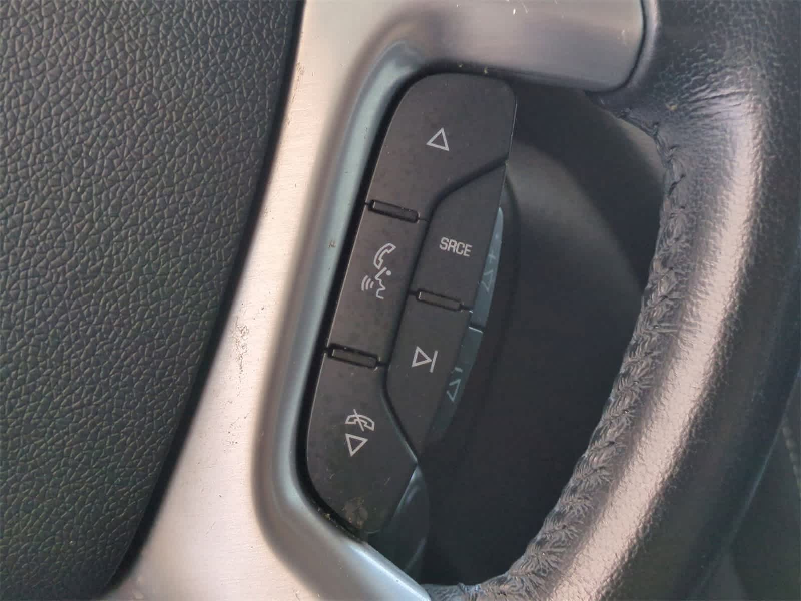 Thumbnail: 2014 GMC Acadia - 23