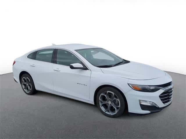 Used 2020 Chevrolet Malibu 1LT with VIN 1G1ZD5ST8LF100406 for sale in Troy, MI