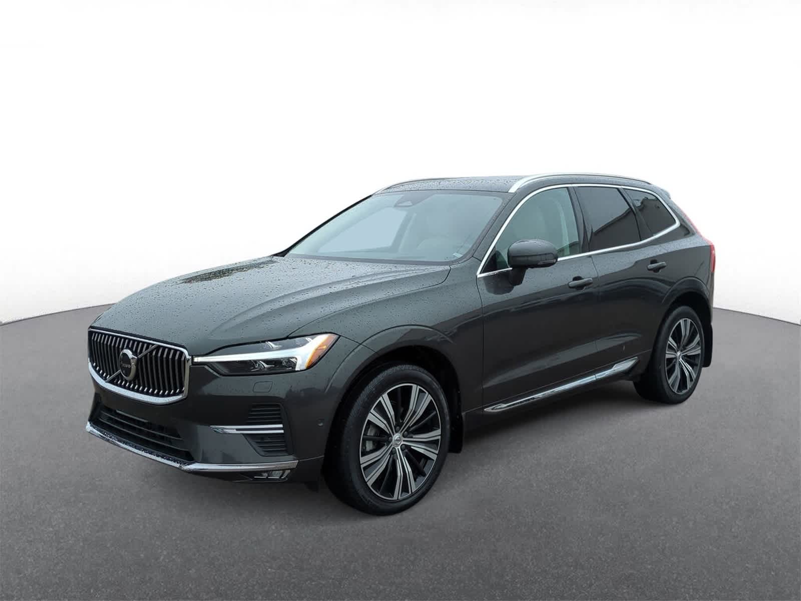 Thumbnail: 2022 Volvo XC60 - 4