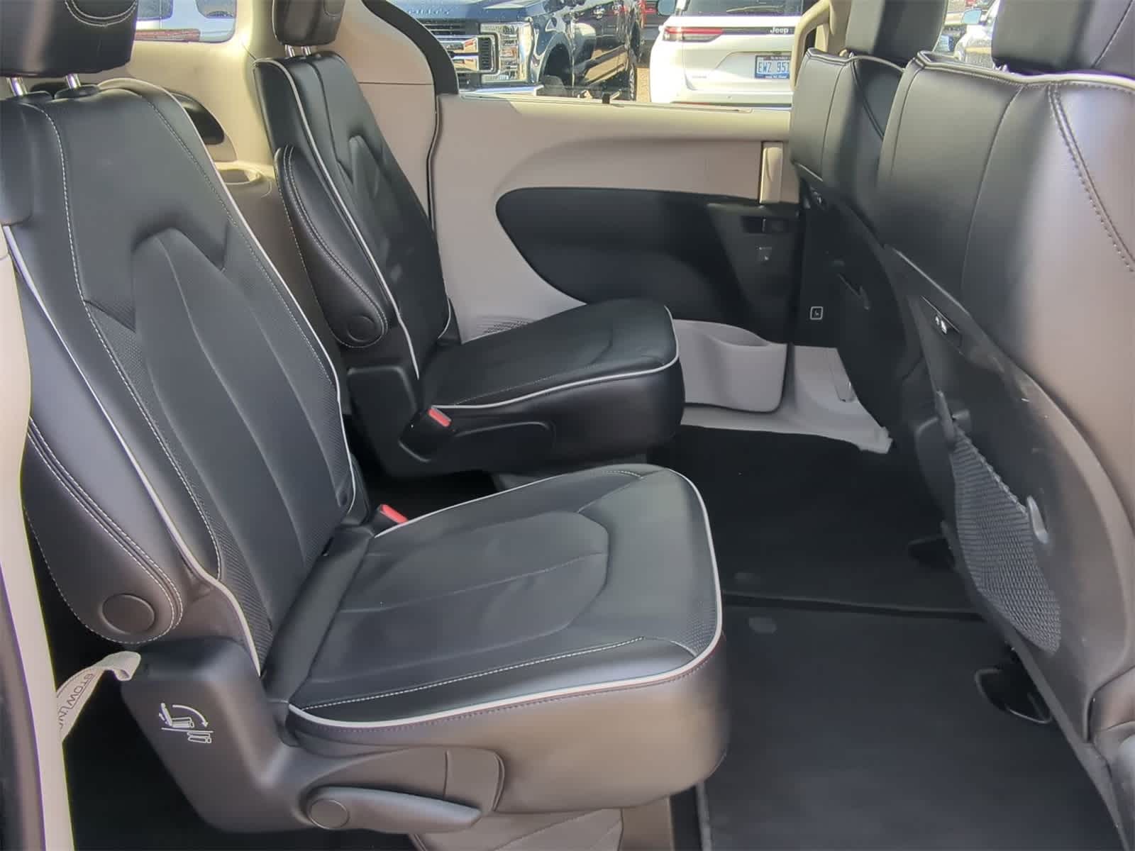 Thumbnail: 2023 Chrysler Pacifica - 27