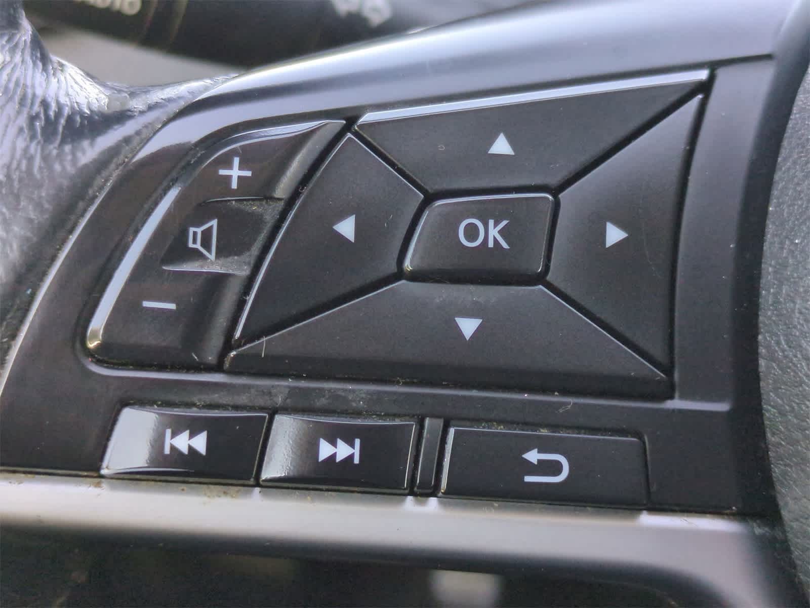 Thumbnail: 2018 Nissan Rogue - 25