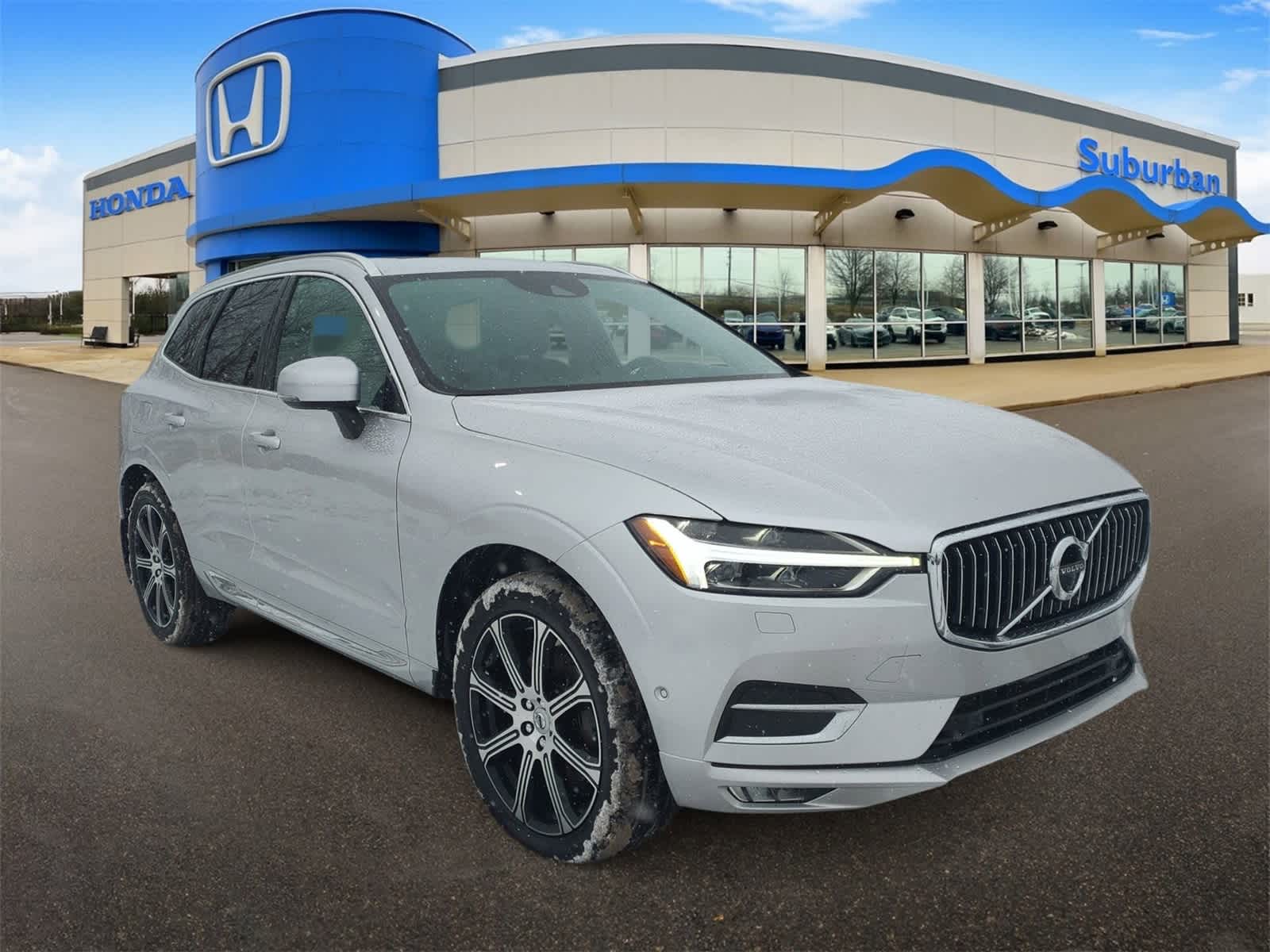 Thumbnail: 2018 Volvo XC60 - 2