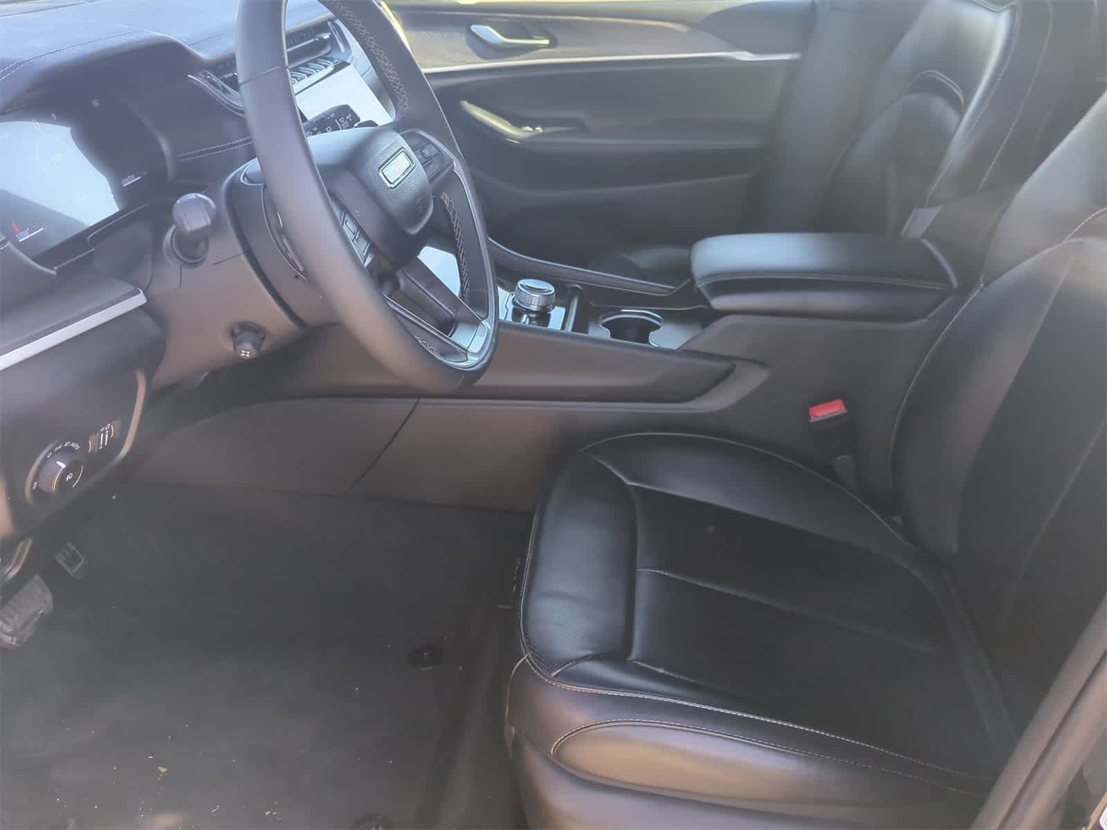 Thumbnail: 2024 Jeep Grand Cherokee L - 16