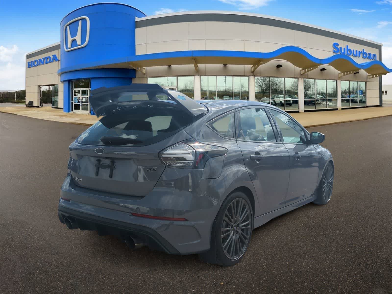 Thumbnail: 2017 Ford Focus - 8