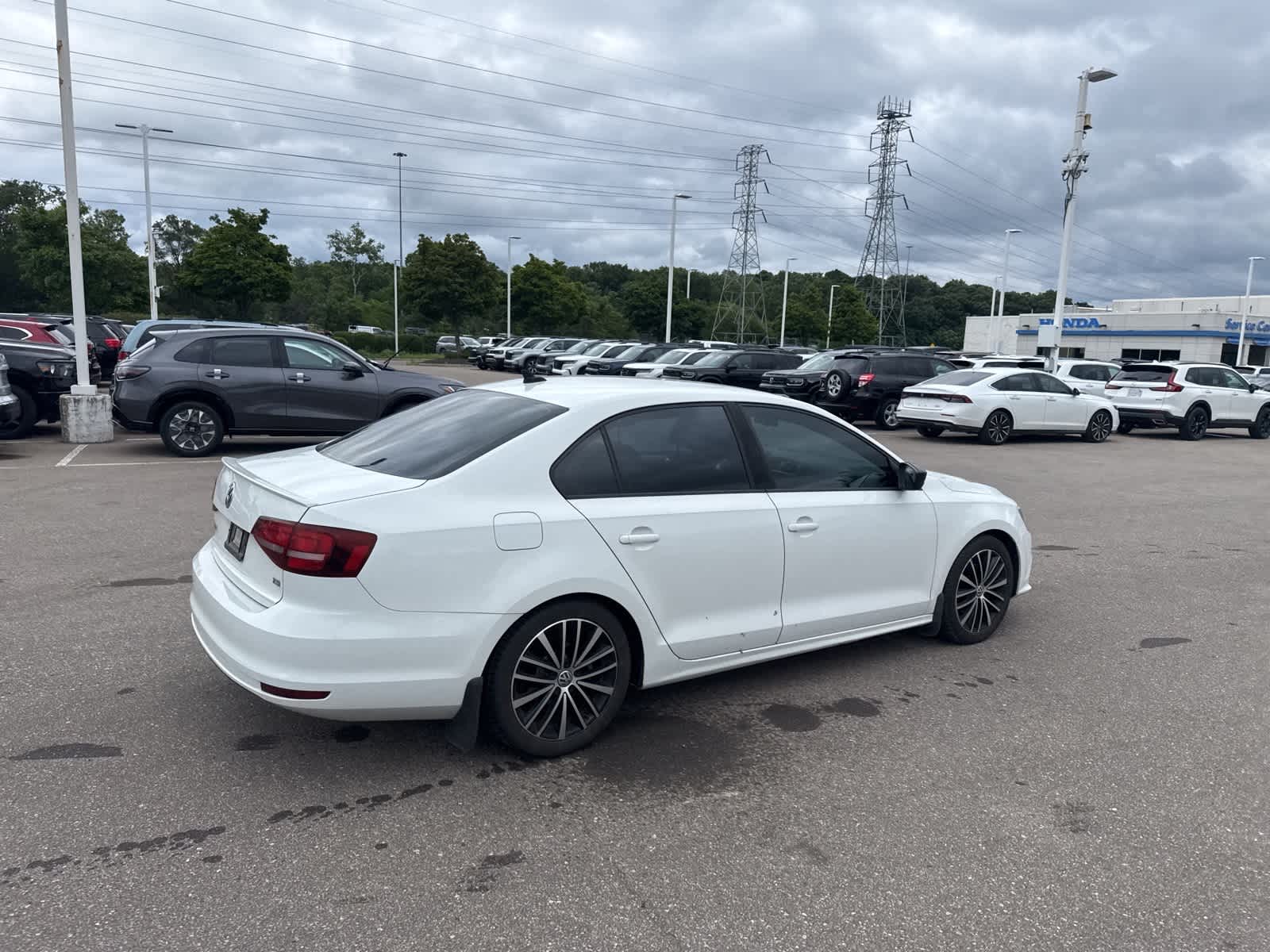 Thumbnail: 2016 Volkswagen Jetta - 16