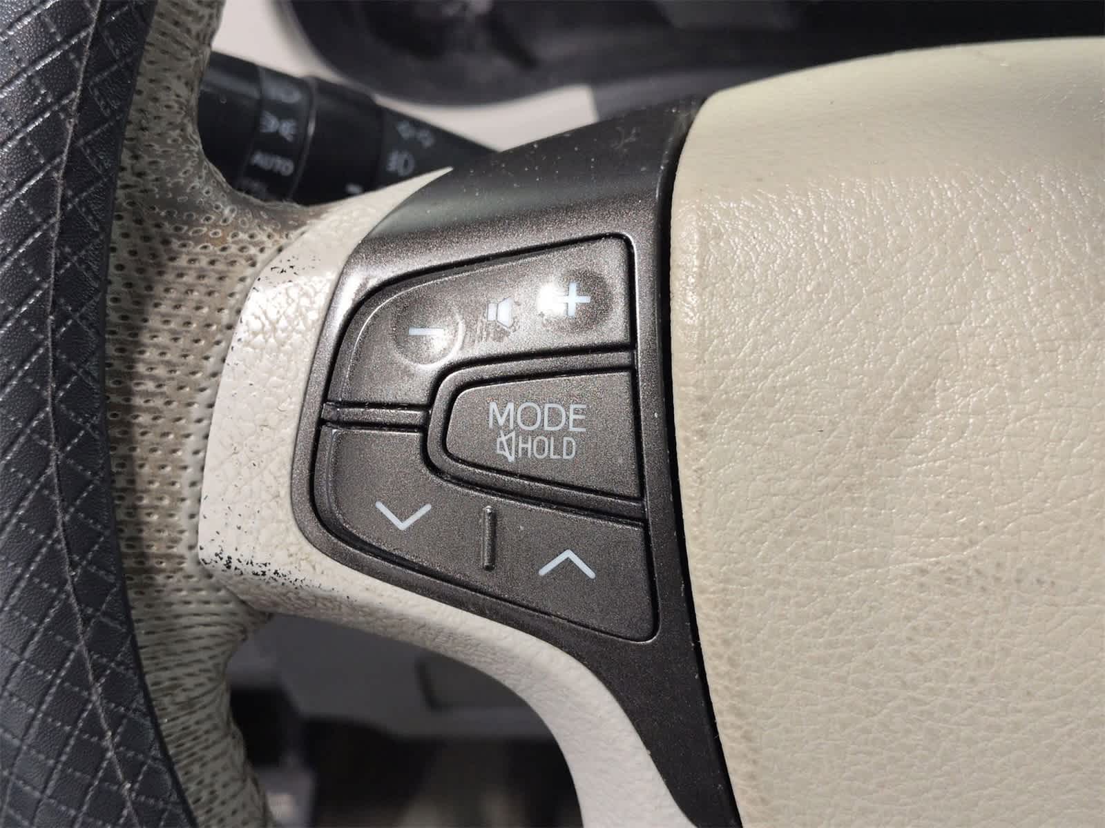 Thumbnail: 2013 Toyota Sienna - 26