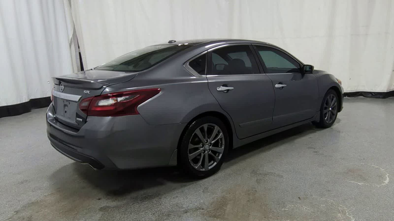 Thumbnail: 2018 Nissan Altima - 8