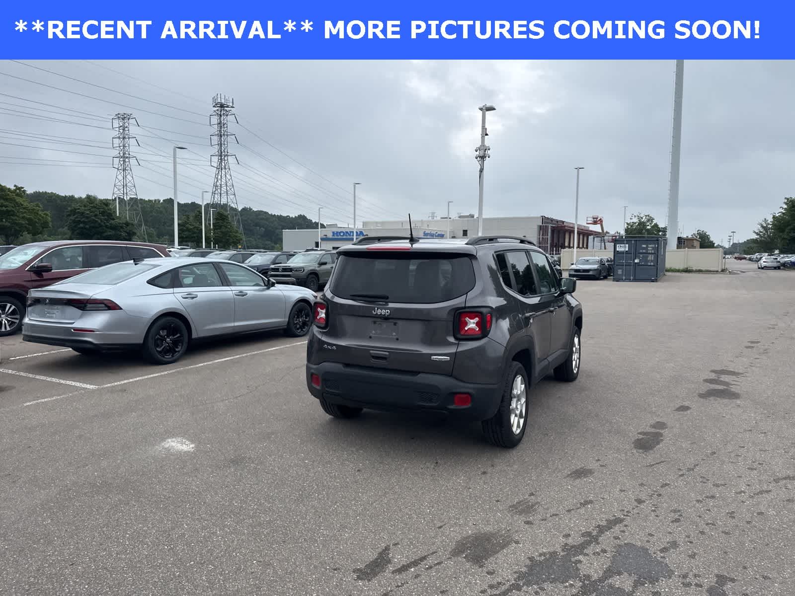 Thumbnail: 2019 Jeep Renegade - 17