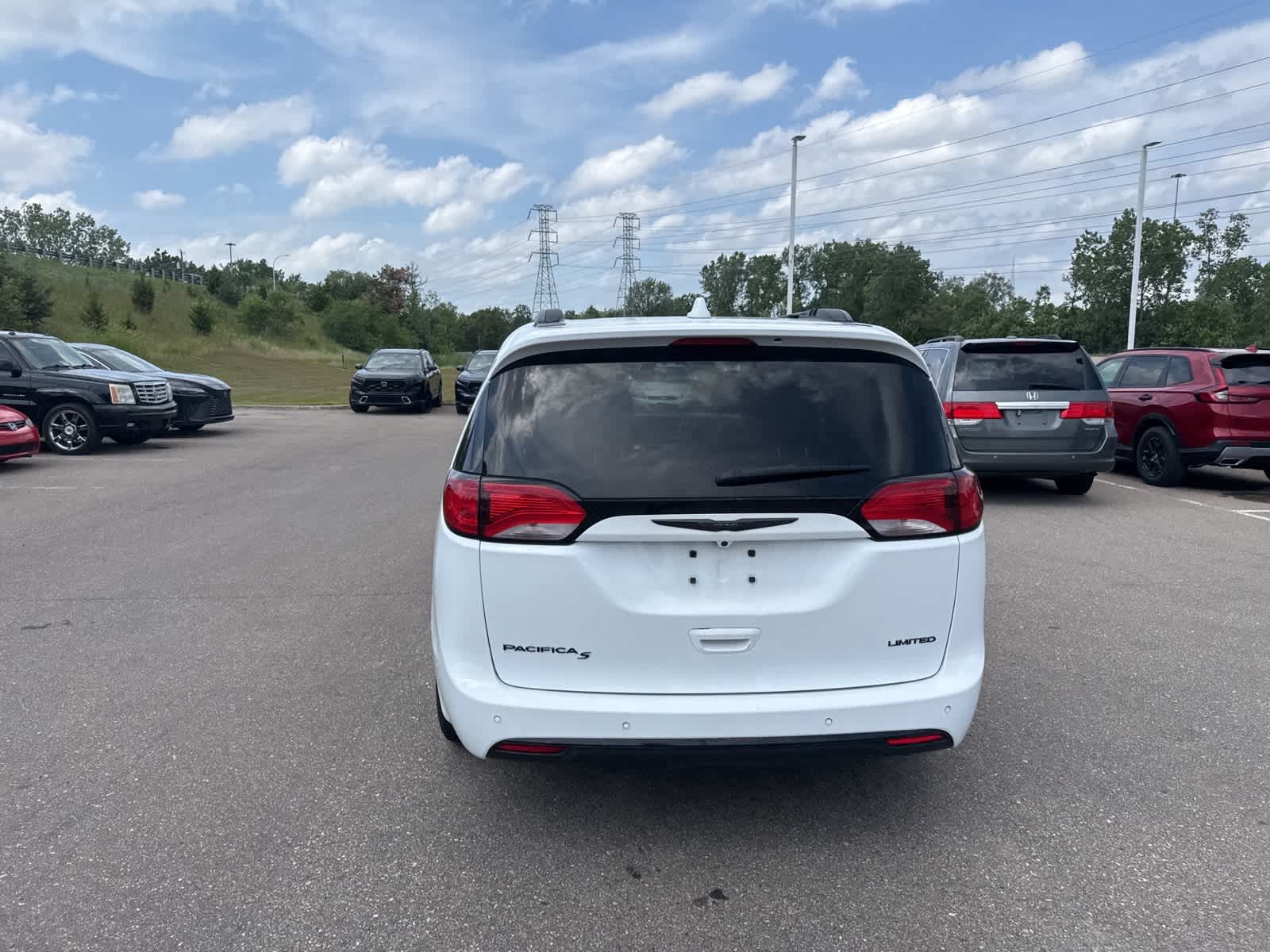 Thumbnail: 2019 Chrysler Pacifica - 13