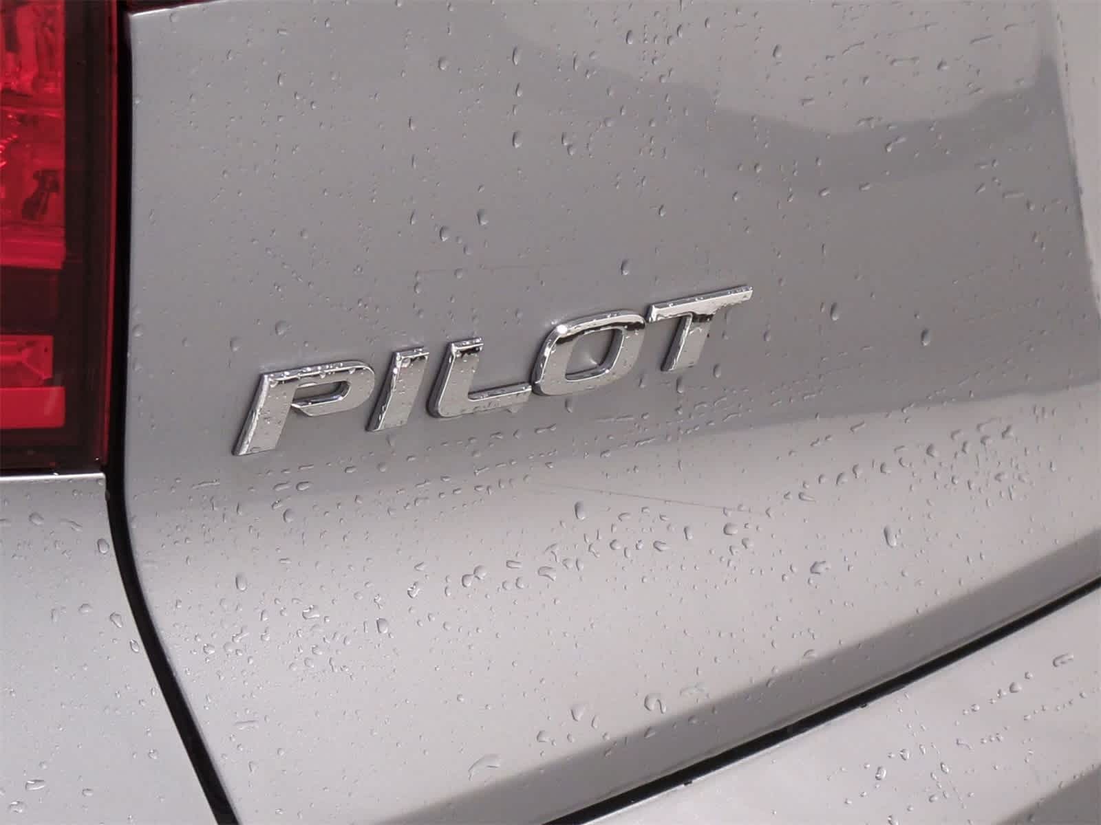 Thumbnail: 2018 Honda Pilot - 20