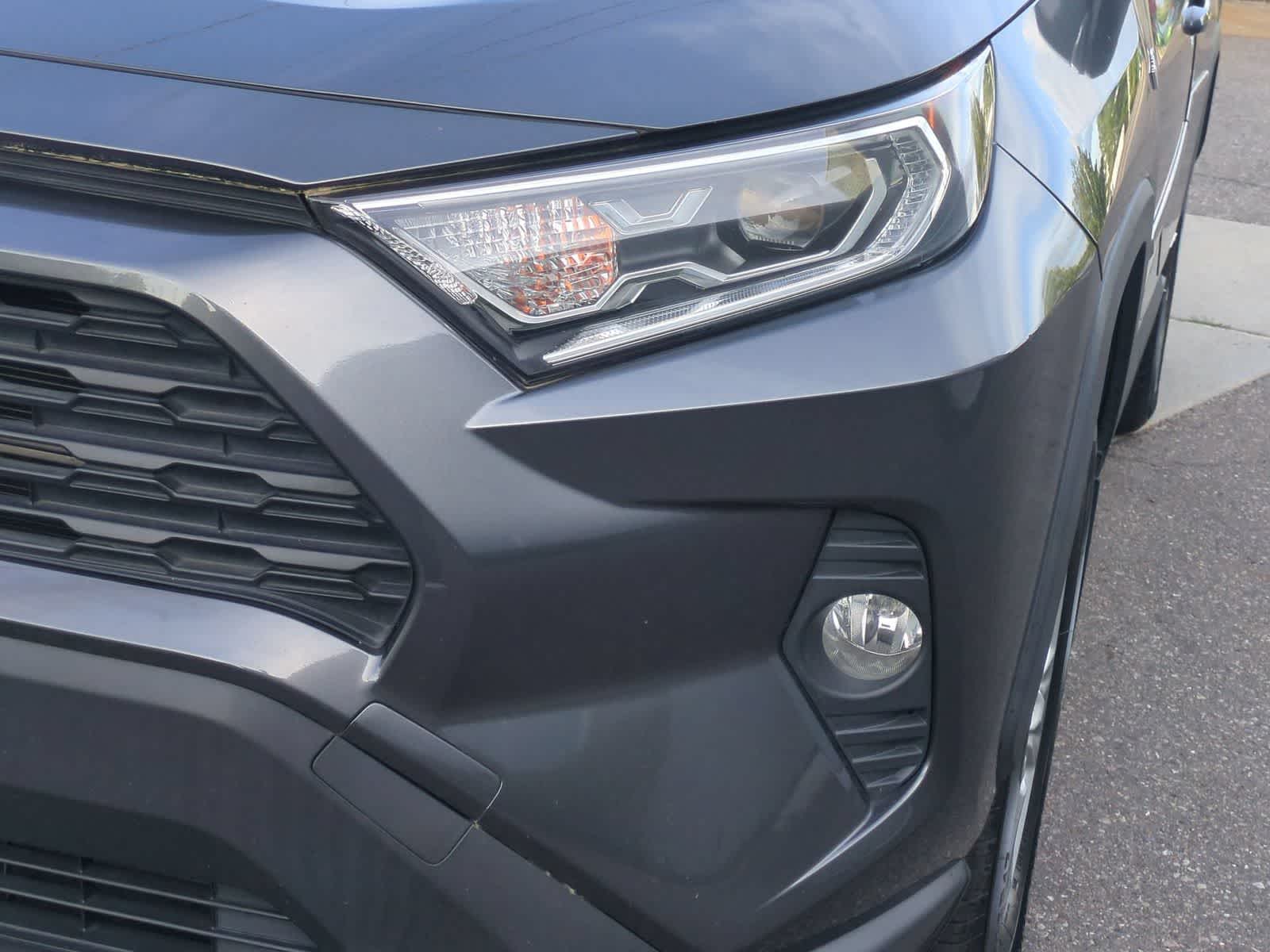 2020 Toyota RAV4 XLE - Photo 11