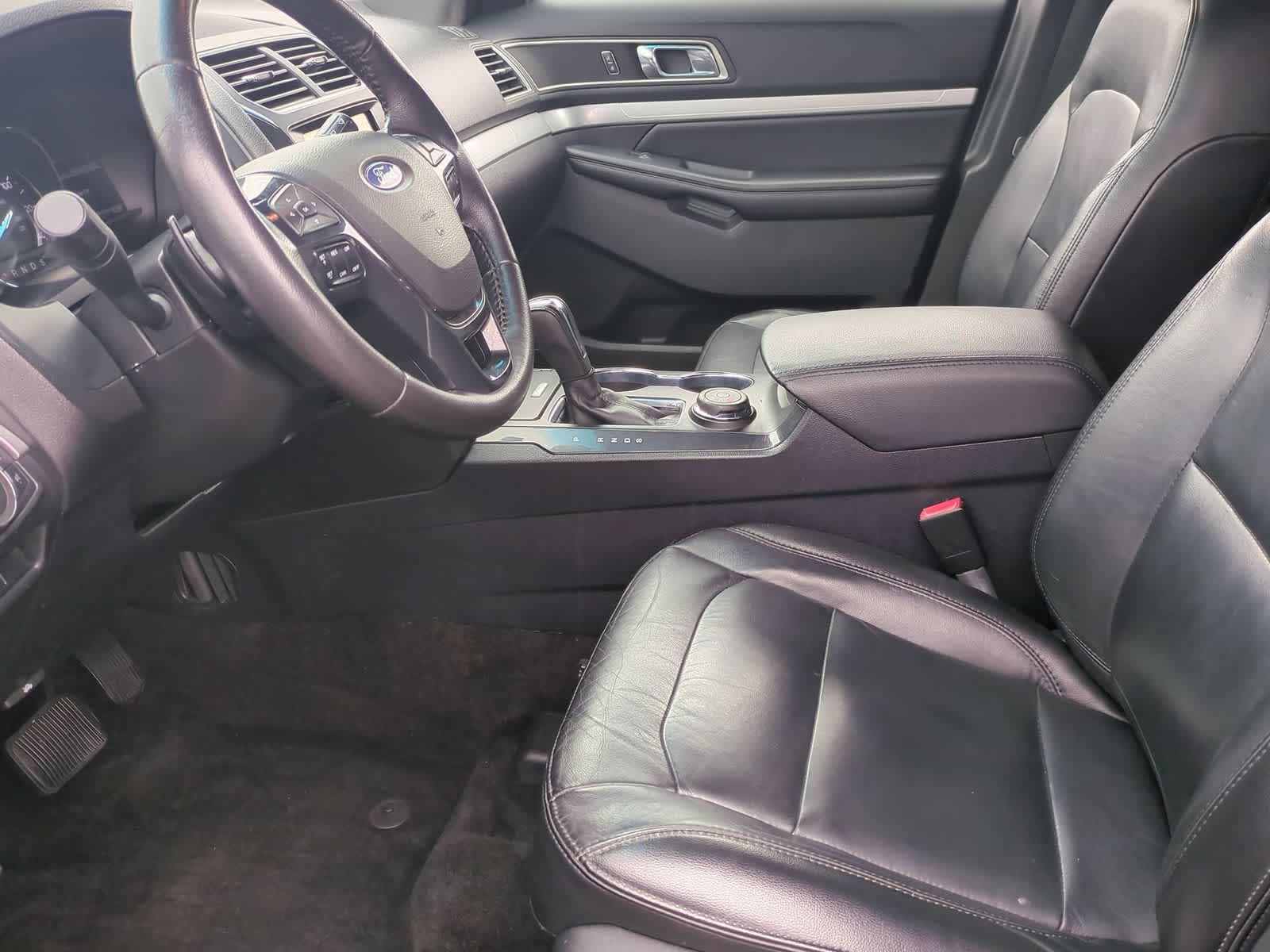 Thumbnail: 2016 Ford Explorer - 16