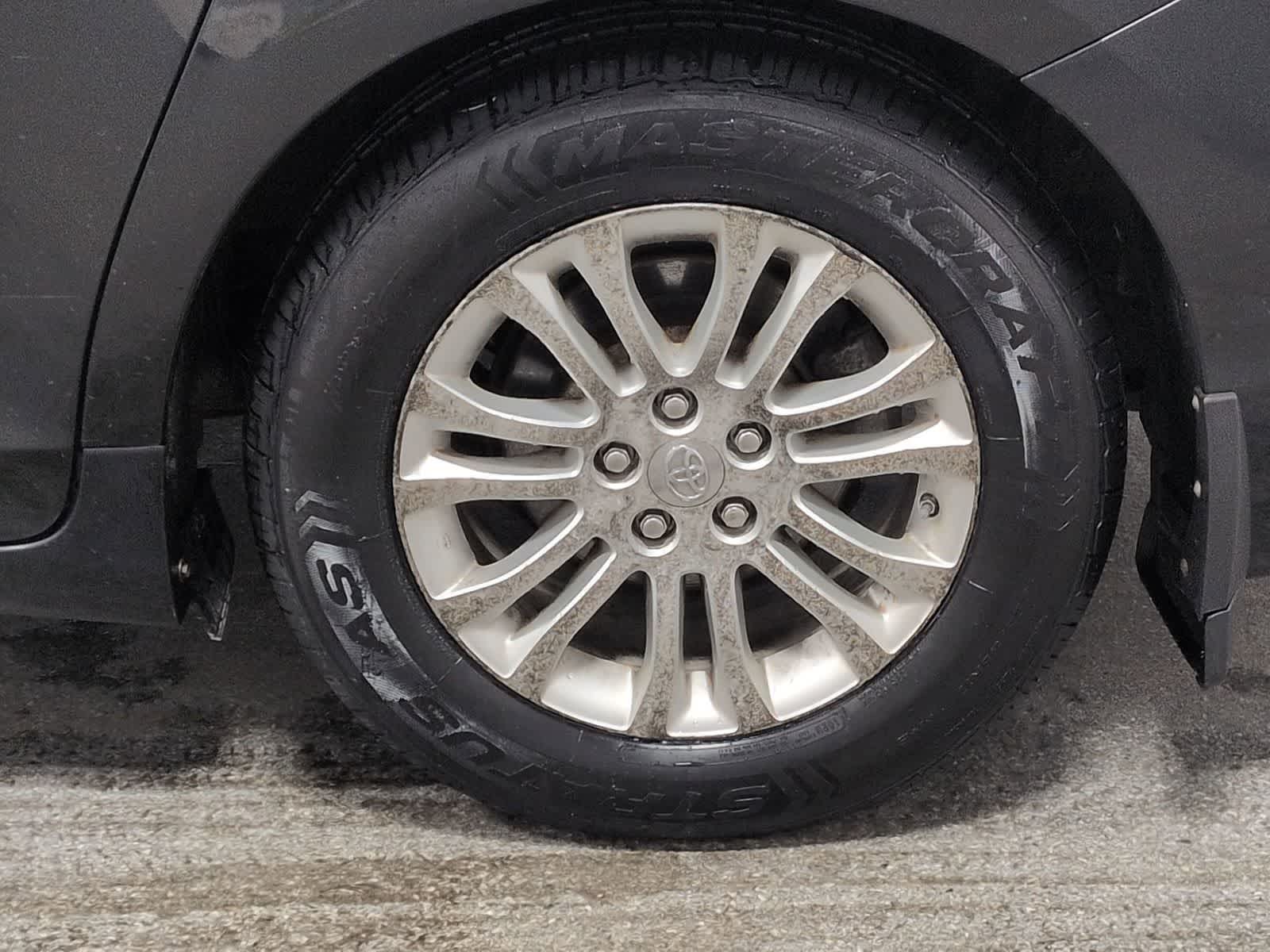 Thumbnail: 2013 Toyota Sienna - 14