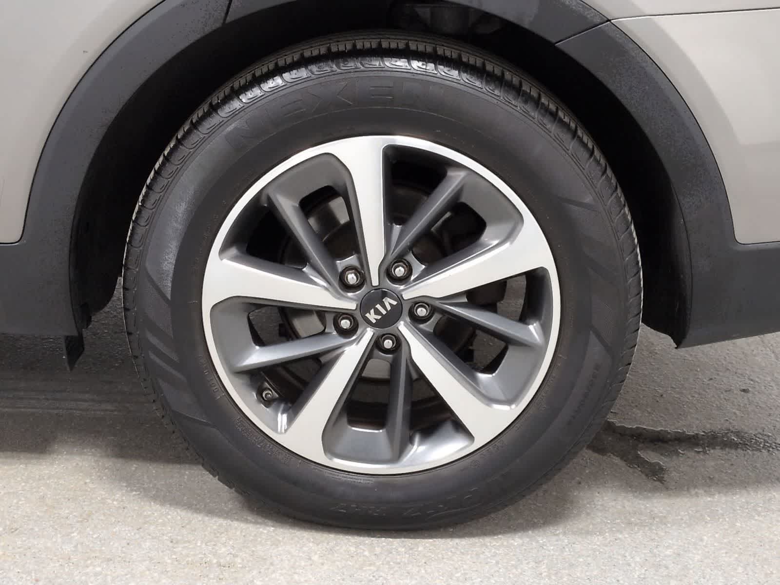 Thumbnail: 2019 Kia Sorento - 14