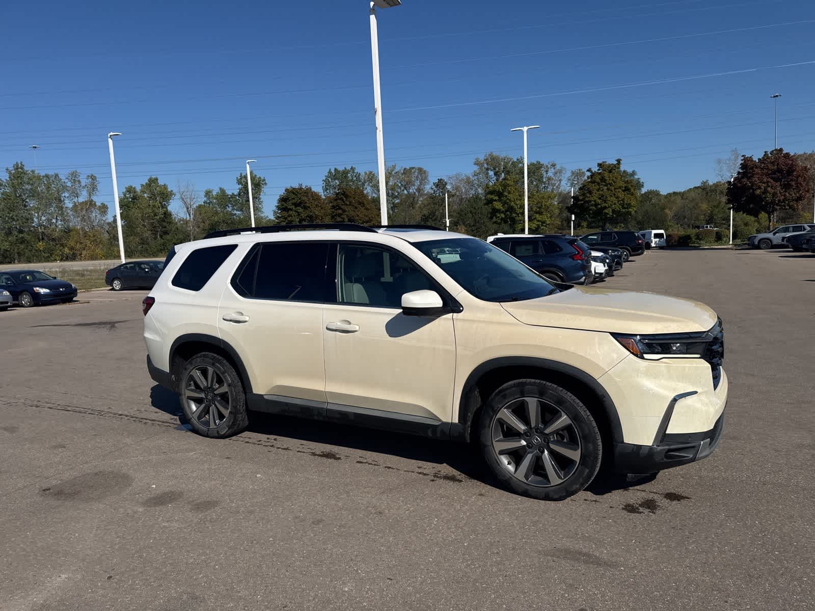Thumbnail: 2023 Honda Pilot - 9
