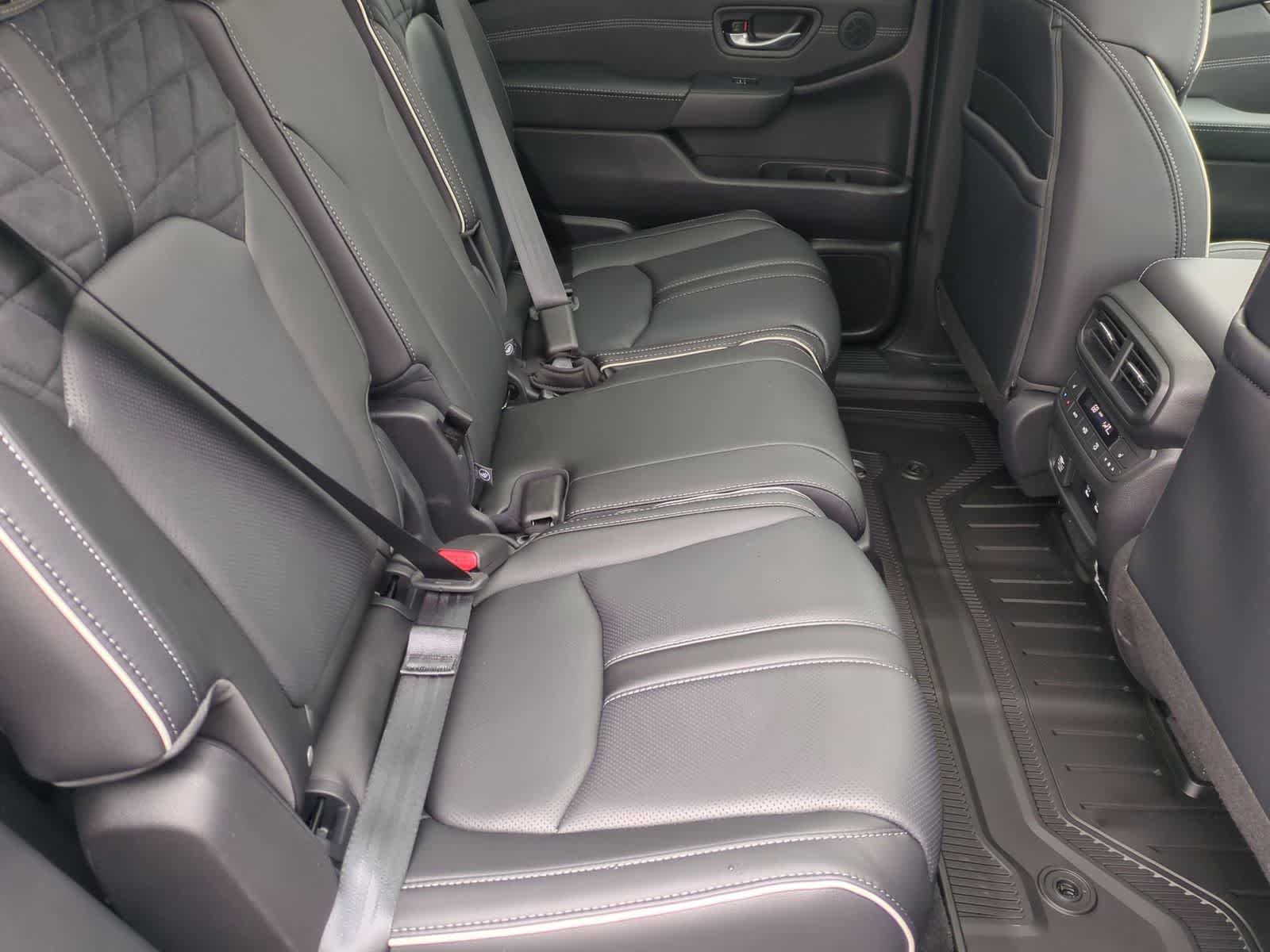 Thumbnail: 2026 Honda Pilot - 22