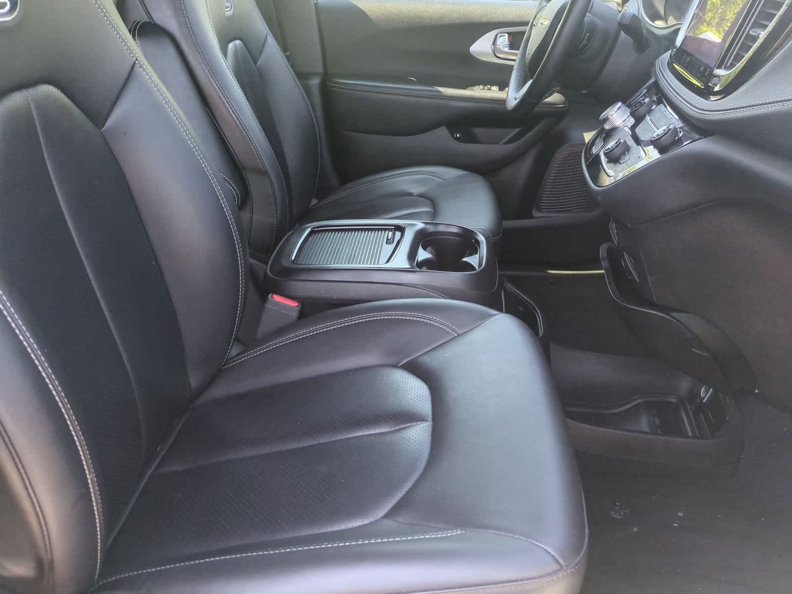 2024 Chrysler Pacifica PHEV Select - Photo 21