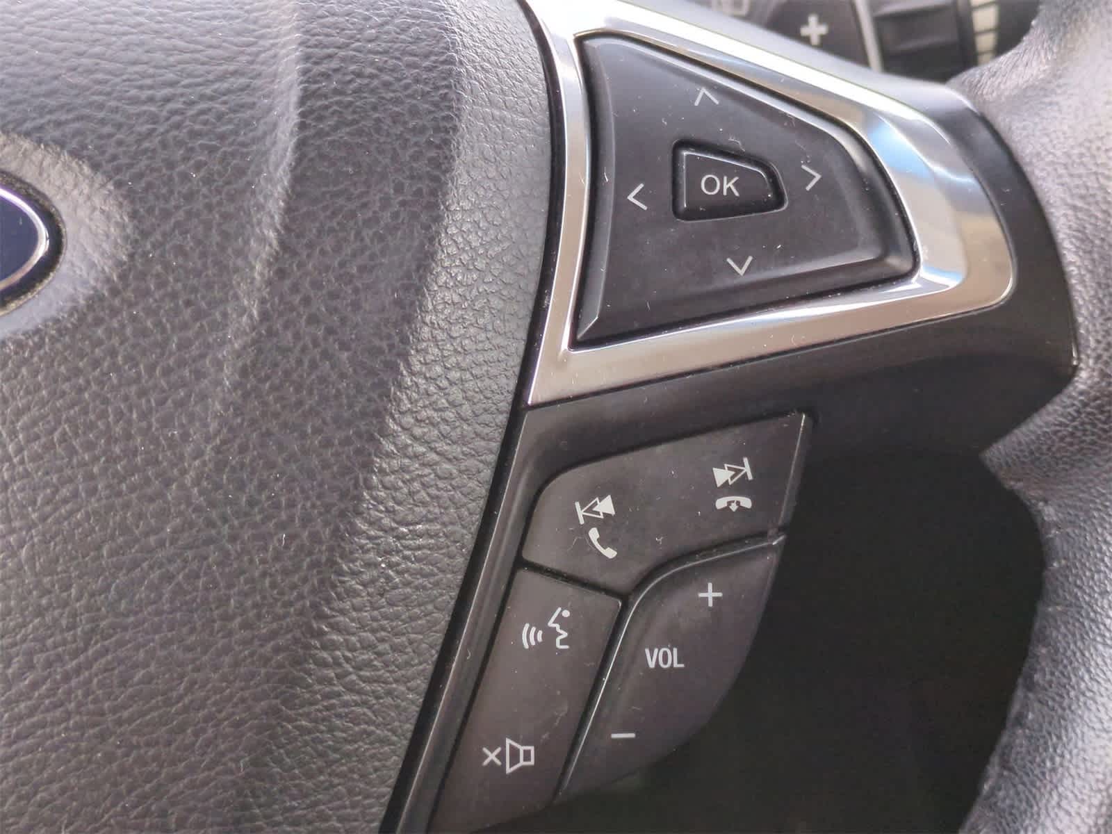 Thumbnail: 2015 Ford Edge - 24