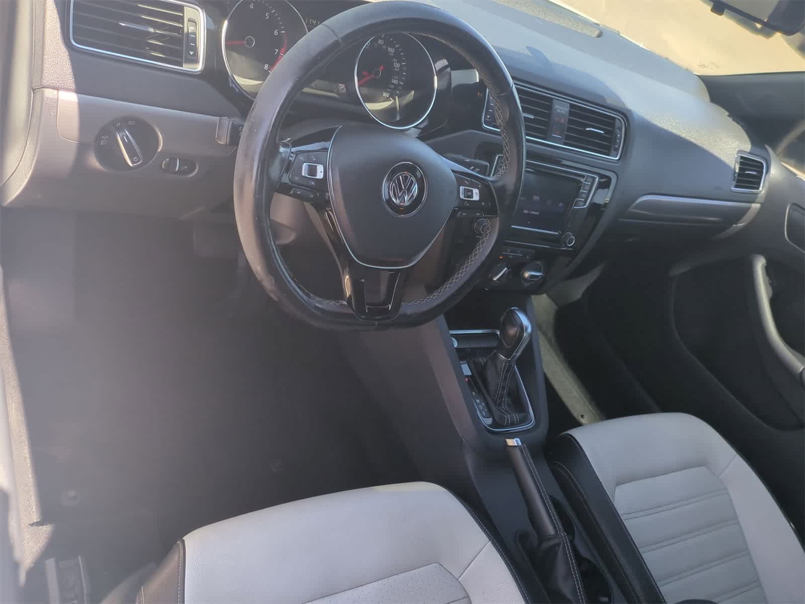 Thumbnail: 2016 Volkswagen Jetta - 10
