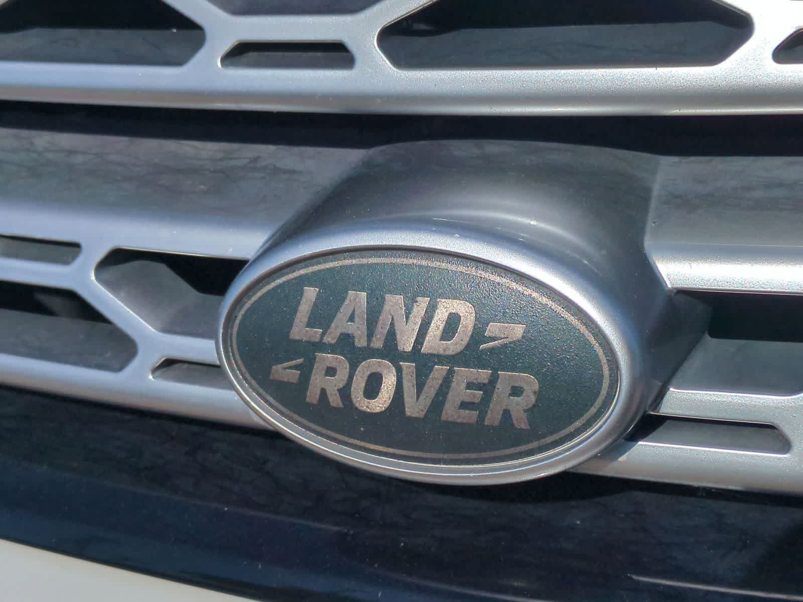 Thumbnail: 2018 Land Rover Discovery - 12