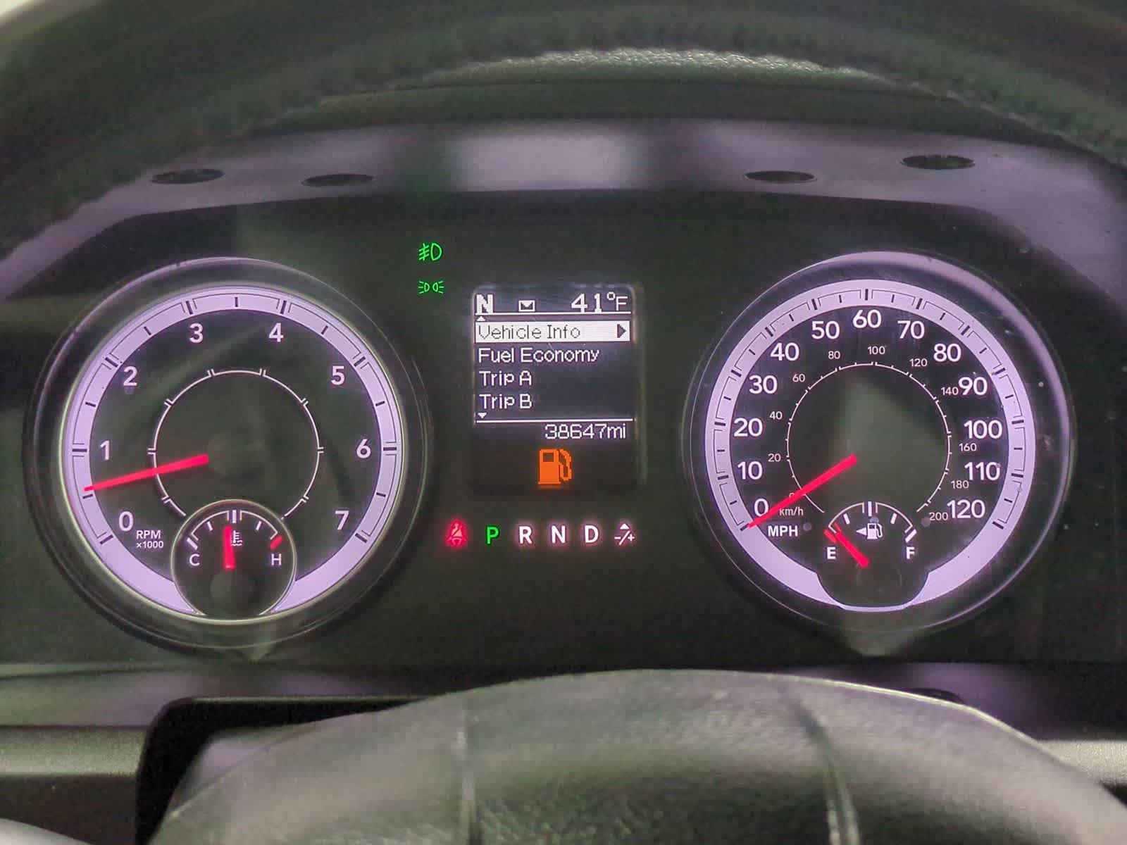 Thumbnail: 2019 RAM 1500 Classic - 31