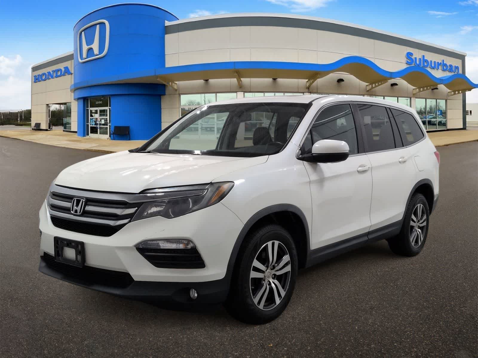Thumbnail: 2017 Honda Pilot - 4