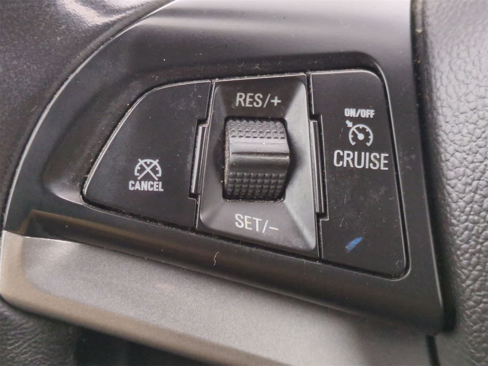 Thumbnail: 2022 Chevrolet Trax - 23