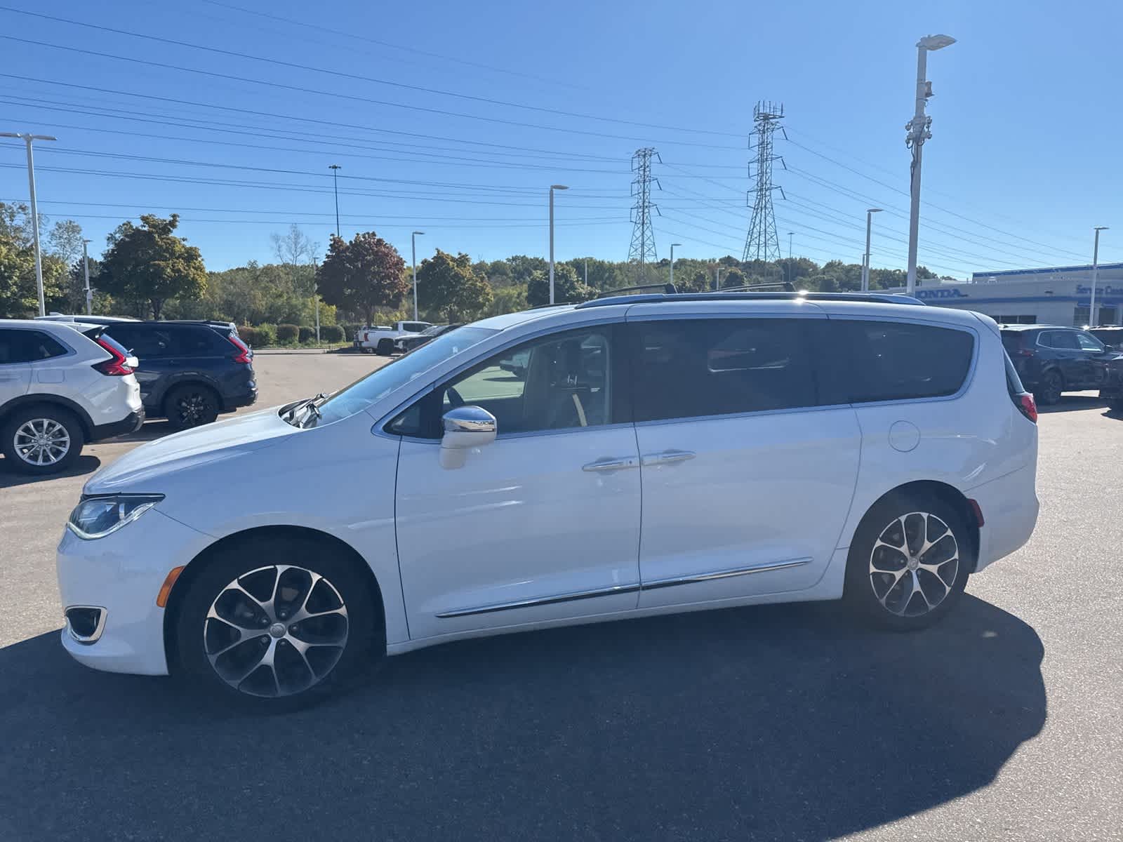 Thumbnail: 2020 Chrysler Pacifica - 29